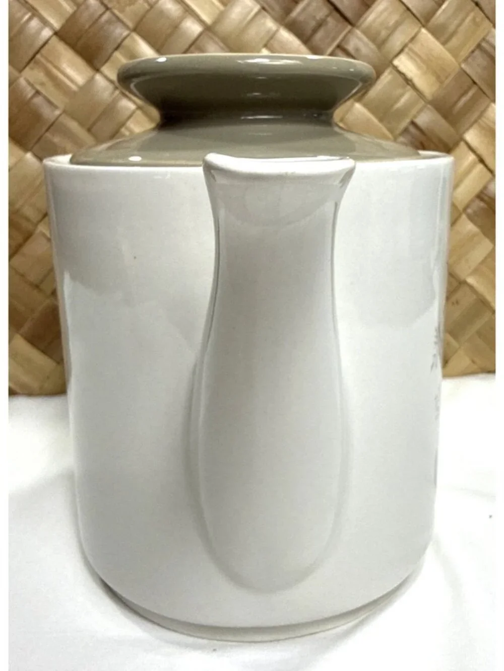 Vintage J & G Meakin Red Roses Coffee Pot w/ Lid White Ironstone England 6 cups